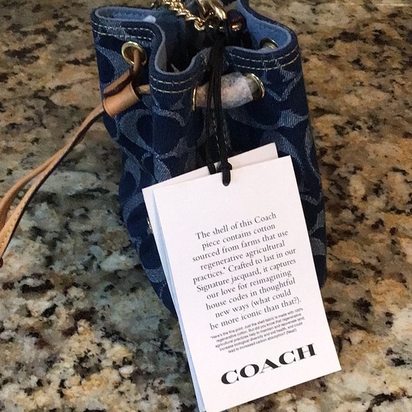 NWT Limited Edition Coach Blue Denim Cherry Mini Bucket Wristlet - Picture 3 of 4
